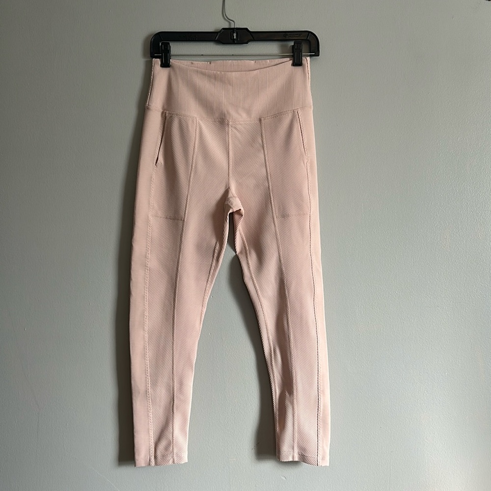 NWOT light peach/pink Free People Movement leggings size medium
